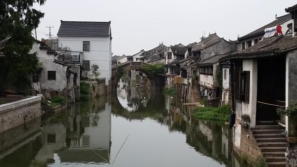 冰箱用了几个小时就会跳闸是什么原因？